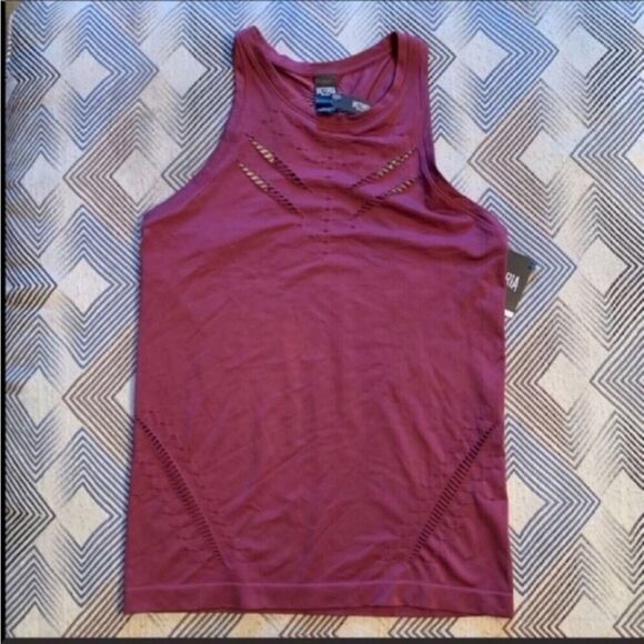 Victoria's Secret Tops - Victoria’s Secret Sport Top